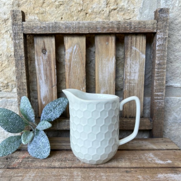 🆕 Honeycomb 🐝 Creamer / Mini Pitcher! - Picture 6 of 7